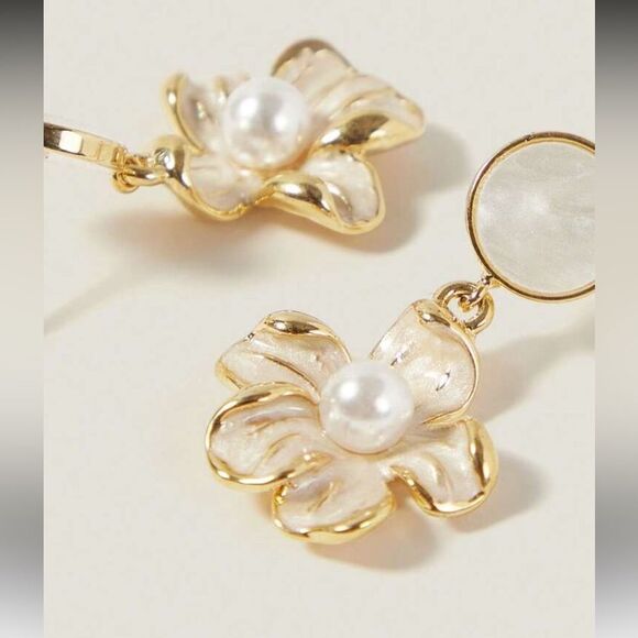 Pearl Flower Earrings A1459 - Picture 2 of 4